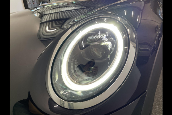 MINI Cooper 1.5 Business Edition 3-D LED Navi 8.8 inch Cruise DAB+ Airco Zwart Dak