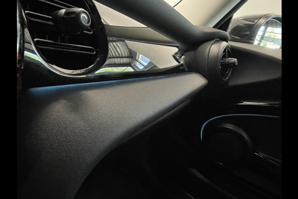 MINI Cooper 1.5 Business Edition 3-D LED Navi 8.8 inch Cruise DAB+ Airco Zwart Dak