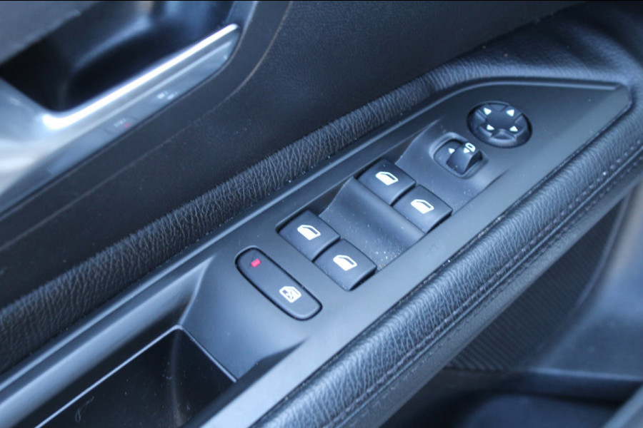 Peugeot 3008 1.2 PureTech 131pk Executive NL-Auto NAP