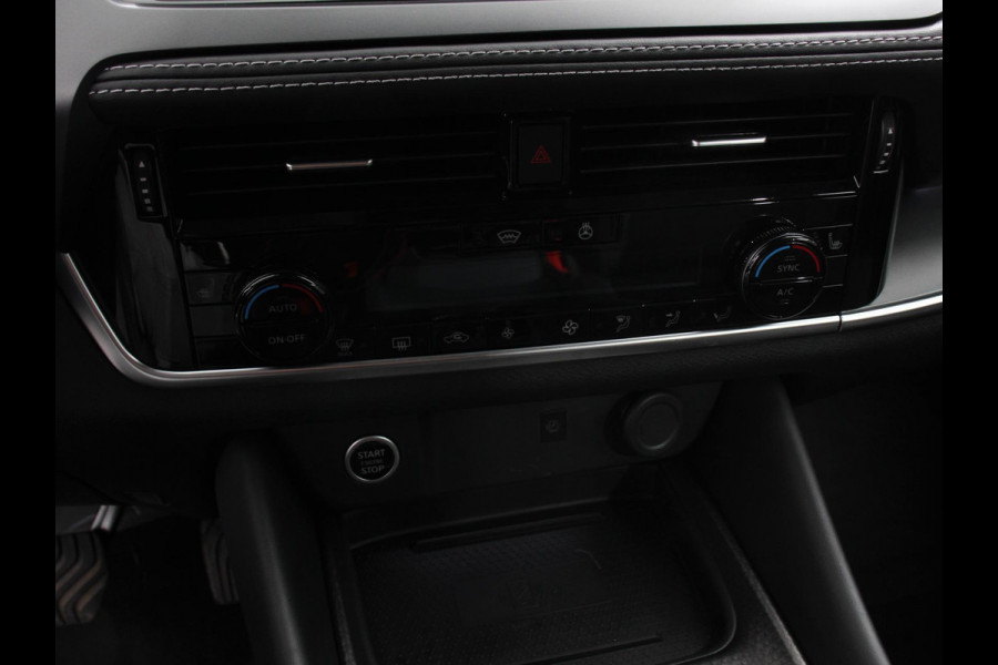 Nissan QASHQAI 1.3 MHEV Automaat N-Connecta Navigatie Climate Control Sfeerverlichting Camera 360 Led Dab Verwarmde voorstoelen Adaptieve Cruise Control Digitale Cockpit Lichtmetalen Velgen