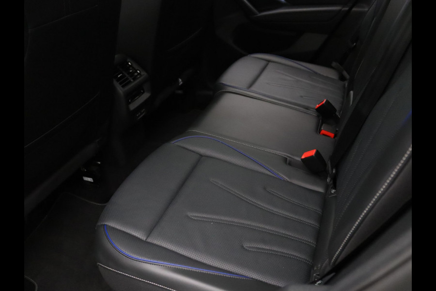 Volkswagen Tiguan eHybrid 204pk R-Line Business Elektrisch glazen panorama-dak | Lederenbekleding