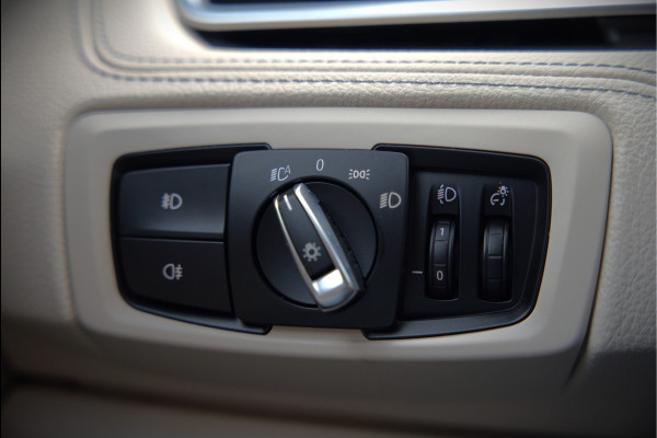 BMW 2 Serie Active Tourer 218i High Executive Luxury Line | Panoramadak | Stoelverwarming | Head-Up Display | Parkeersensoren | Navigatie | Trekhaak | Cruise Control | Climate Control | NAP