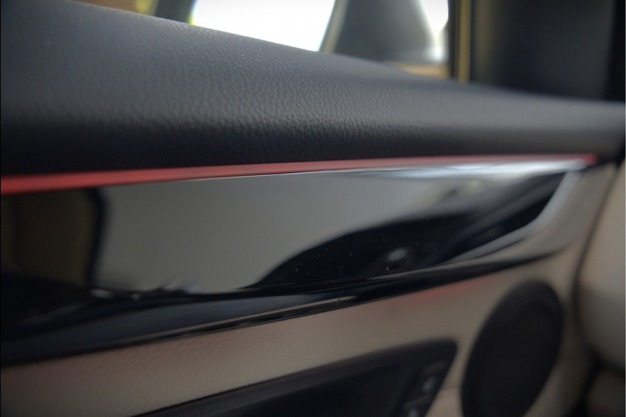 BMW 2 Serie Active Tourer 218i High Executive Luxury Line | Panoramadak | Stoelverwarming | Head-Up Display | Parkeersensoren | Navigatie | Trekhaak | Cruise Control | Climate Control | NAP