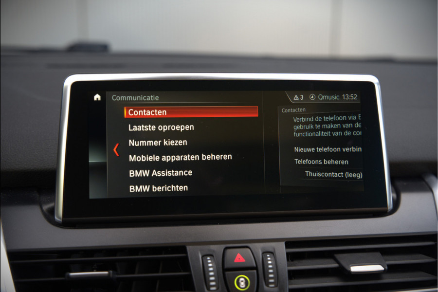 BMW 2 Serie Active Tourer 218i High Executive Luxury Line | Panoramadak | Stoelverwarming | Head-Up Display | Parkeersensoren | Navigatie | Trekhaak | Cruise Control | Climate Control | NAP