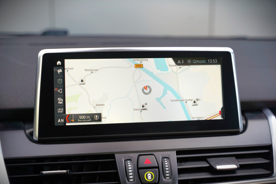 BMW 2 Serie Active Tourer 218i High Executive Luxury Line | Panoramadak | Stoelverwarming | Head-Up Display | Parkeersensoren | Navigatie | Trekhaak | Cruise Control | Climate Control | NAP