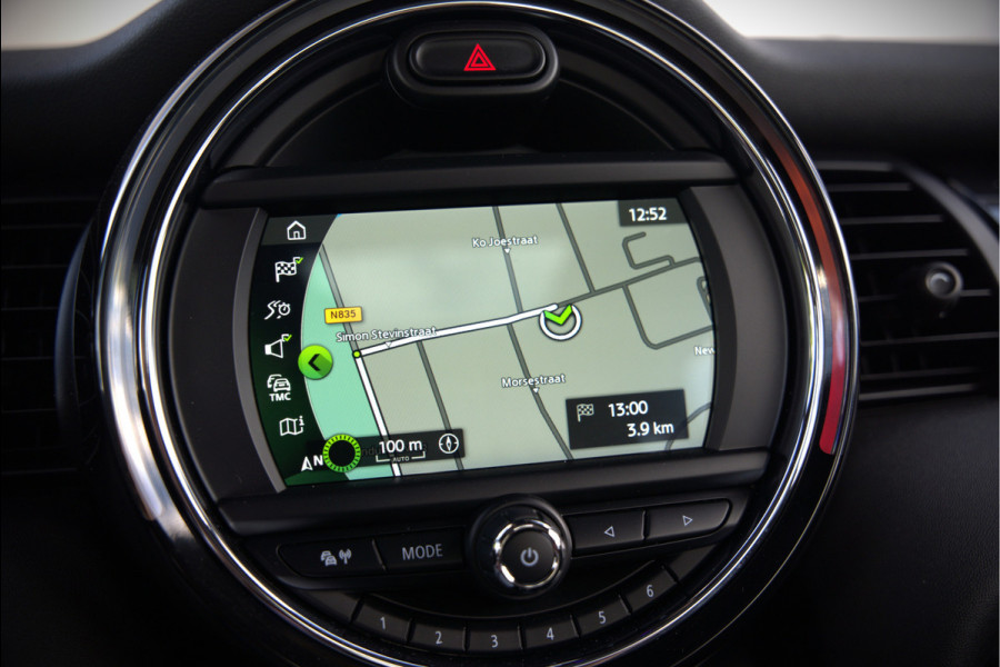 MINI Mini 1.5 Cooper Pepper | Panoramadak | Cruise Control | Apple Carplay | Navigatie | Climate Control | NAP | Dealer Onderhouden | Keyless | Automaat