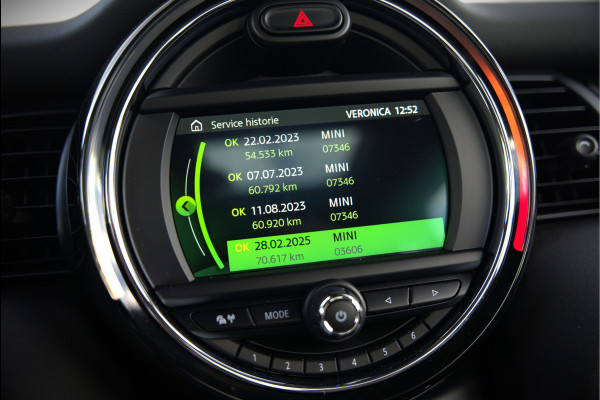 MINI Mini 1.5 Cooper Pepper | Panoramadak | Cruise Control | Apple Carplay | Navigatie | Climate Control | NAP | Dealer Onderhouden | Keyless | Automaat