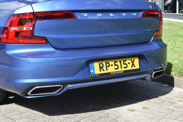 Volvo S90 D3 150PK Automaat R-Design | BLIS | Adapt. Cruise. | Stoelverwarm. | PDC V+A | 19''