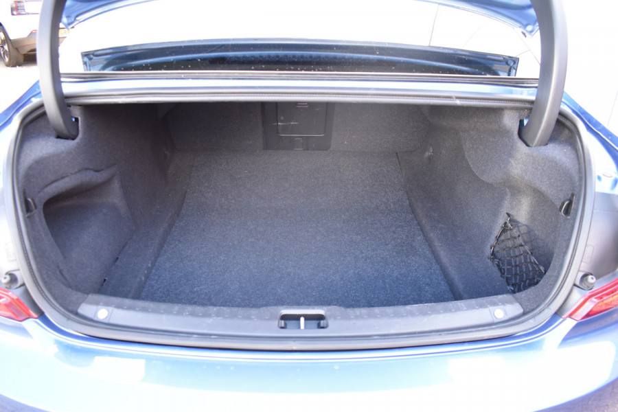 Volvo S90 D3 150PK Automaat R-Design | BLIS | Adapt. Cruise. | Stoelverwarm. | PDC V+A | 19''