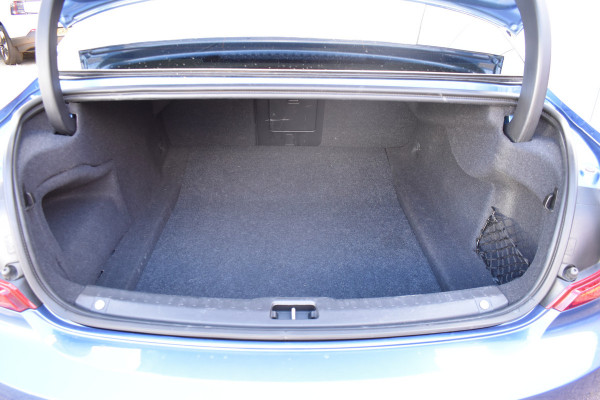 Volvo S90 D3 150PK Automaat R-Design | BLIS | Adapt. Cruise. | Stoelverwarm. | PDC V+A | 19''