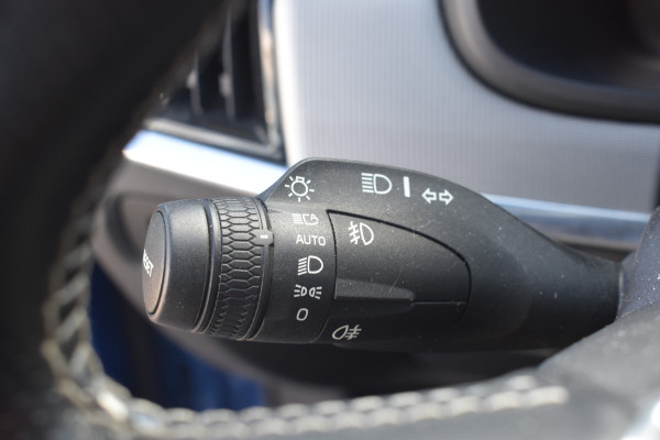 Volvo S90 D3 150PK Automaat R-Design | BLIS | Adapt. Cruise. | Stoelverwarm. | PDC V+A | 19''