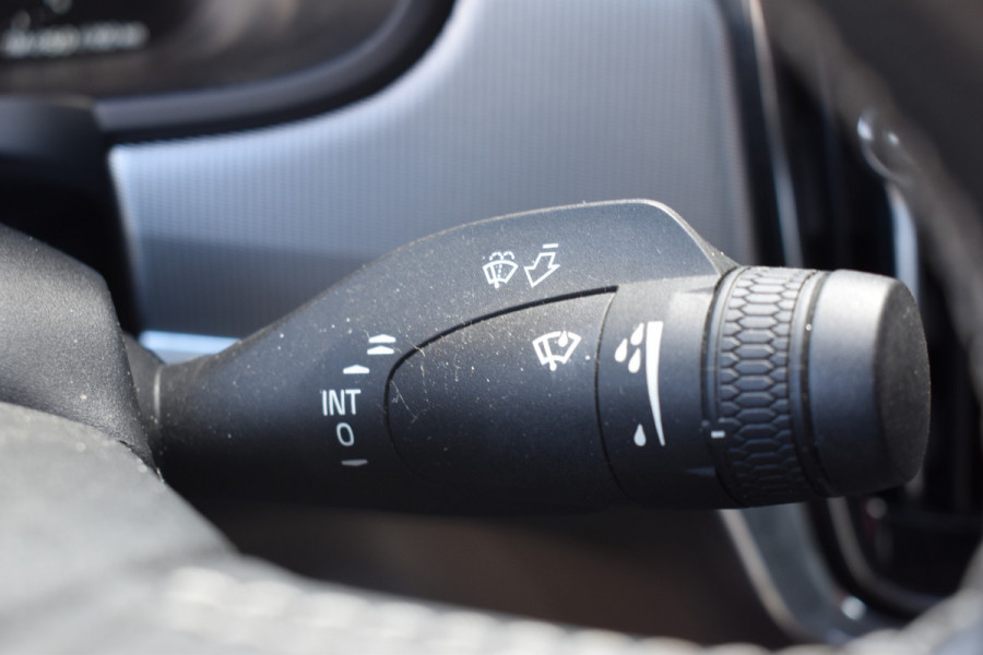 Volvo S90 D3 150PK Automaat R-Design | BLIS | Adapt. Cruise. | Stoelverwarm. | PDC V+A | 19''