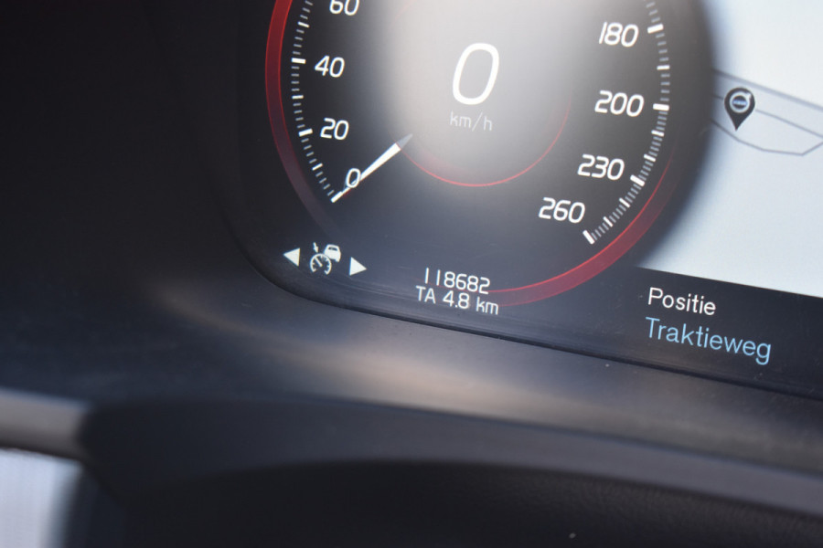 Volvo S90 D3 150PK Automaat R-Design | BLIS | Adapt. Cruise. | Stoelverwarm. | PDC V+A | 19''