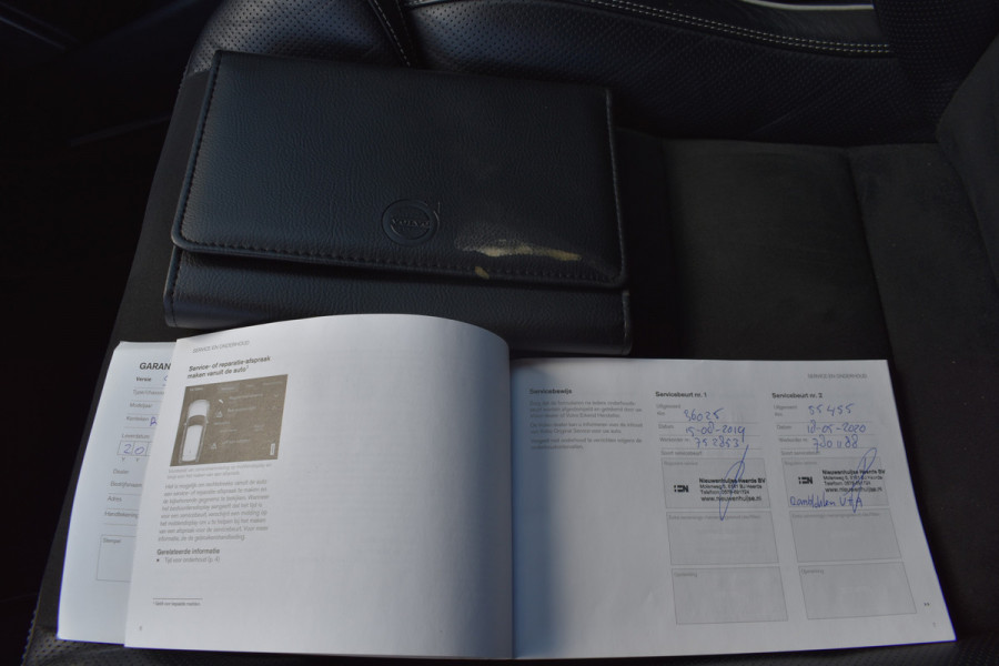 Volvo S90 D3 150PK Automaat R-Design | BLIS | Adapt. Cruise. | Stoelverwarm. | PDC V+A | 19''