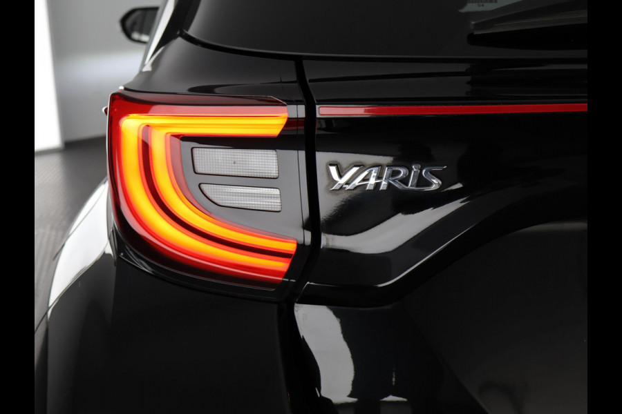 Toyota Yaris 1.5 Hybrid Executive | JBL speakers | Headup Display| Leder interieur | Stoelverwarming | *DEMO*