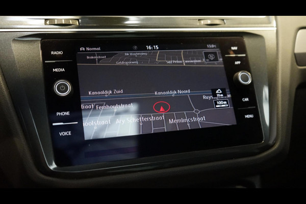 Volkswagen Tiguan 2.0 TSI 3x R-Line AUTOMAAT-360 CAM-ACC-HUD-KEYLESS-LEDER-MEMORY-NAVIGATIE-PANORAMA-VIRTUEEL-TREKHAAK
