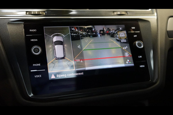 Volkswagen Tiguan 2.0 TSI 3x R-Line AUTOMAAT-360 CAM-ACC-HUD-KEYLESS-LEDER-MEMORY-NAVIGATIE-PANORAMA-VIRTUEEL-TREKHAAK