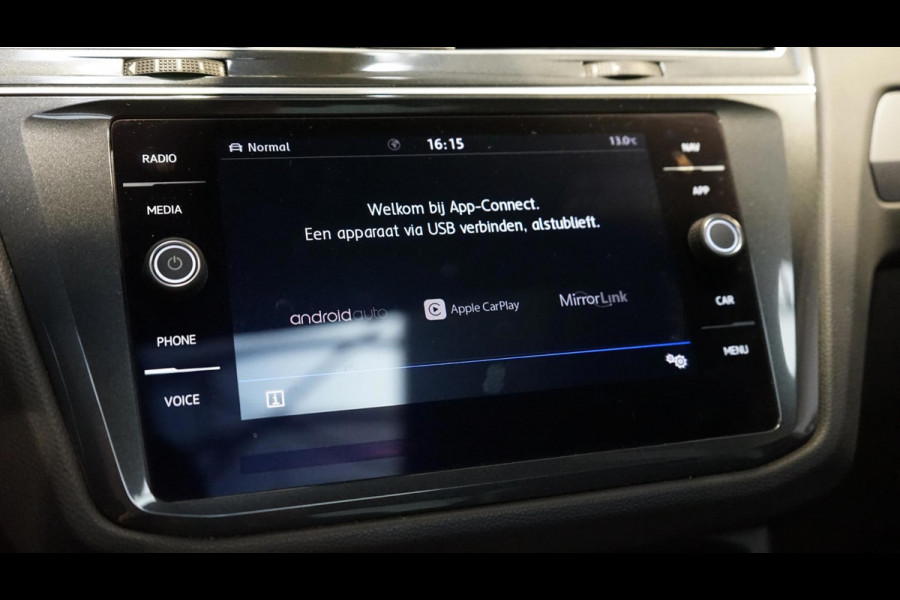 Volkswagen Tiguan 2.0 TSI 3x R-Line AUTOMAAT-360 CAM-ACC-HUD-KEYLESS-LEDER-MEMORY-NAVIGATIE-PANORAMA-VIRTUEEL-TREKHAAK