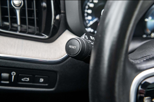 Volvo XC60 2.0 Recharge T8 AWD Inscription SOH 100% I Panoramadak I Leder I Memory I Comfortstoelen I Camera I Led I autopilot I