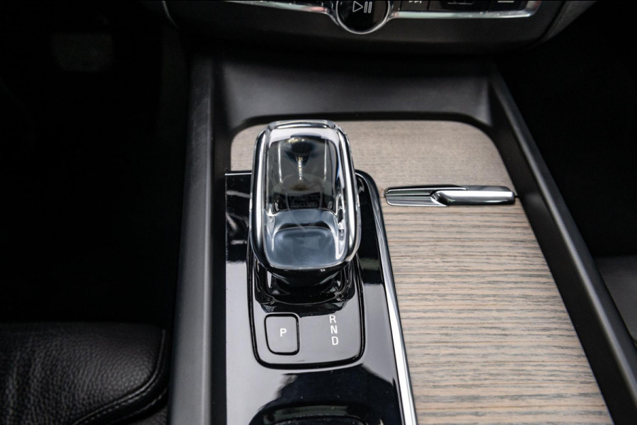 Volvo XC60 2.0 Recharge T8 AWD Inscription SOH 100% I Panoramadak I Leder I Memory I Comfortstoelen I Camera I Led I autopilot I