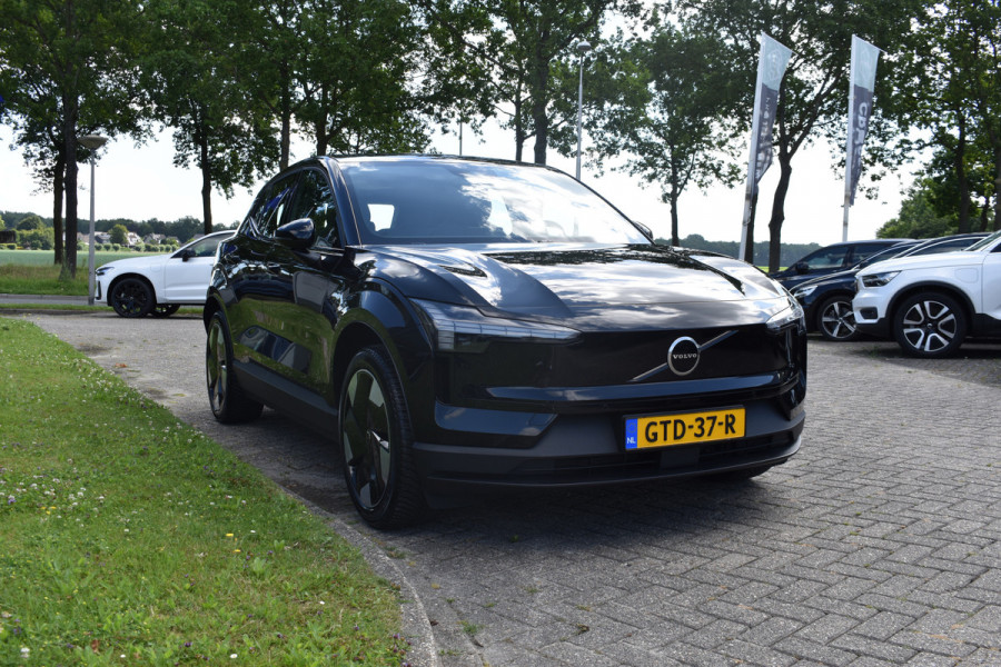 Volvo EX30 Extended Range 272PK Plus 69 kWh | Trekhaak | BLIS | Camera Achter | H&K | PDC V+A | Stoel/Stuur verwarm. |