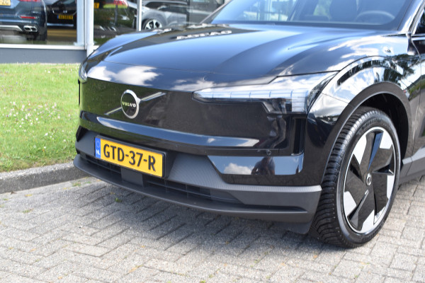 Volvo EX30 Extended Range 272PK Plus 69 kWh | Trekhaak | BLIS | Camera Achter | H&K | PDC V+A | Stoel/Stuur verwarm. |