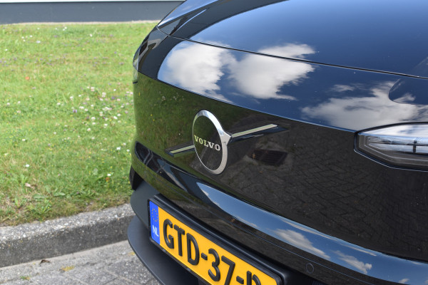 Volvo EX30 Extended Range 272PK Plus 69 kWh | Trekhaak | BLIS | Camera Achter | H&K | PDC V+A | Stoel/Stuur verwarm. |
