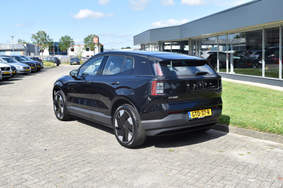 Volvo EX30 Extended Range 272PK Plus 69 kWh | Trekhaak | BLIS | Camera Achter | H&K | PDC V+A | Stoel/Stuur verwarm. |