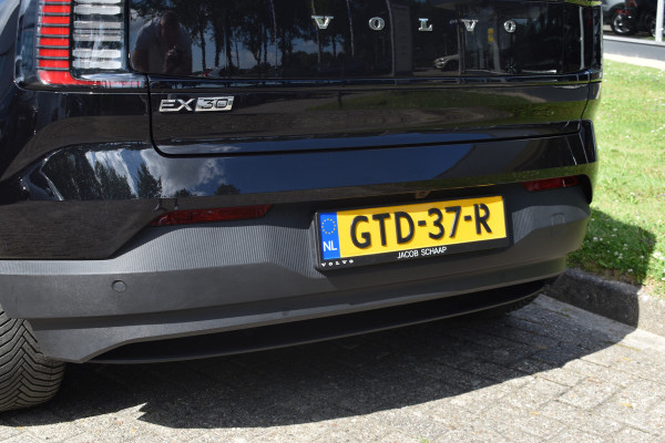 Volvo EX30 Extended Range 272PK Plus 69 kWh | Trekhaak | BLIS | Camera Achter | H&K | PDC V+A | Stoel/Stuur verwarm. |