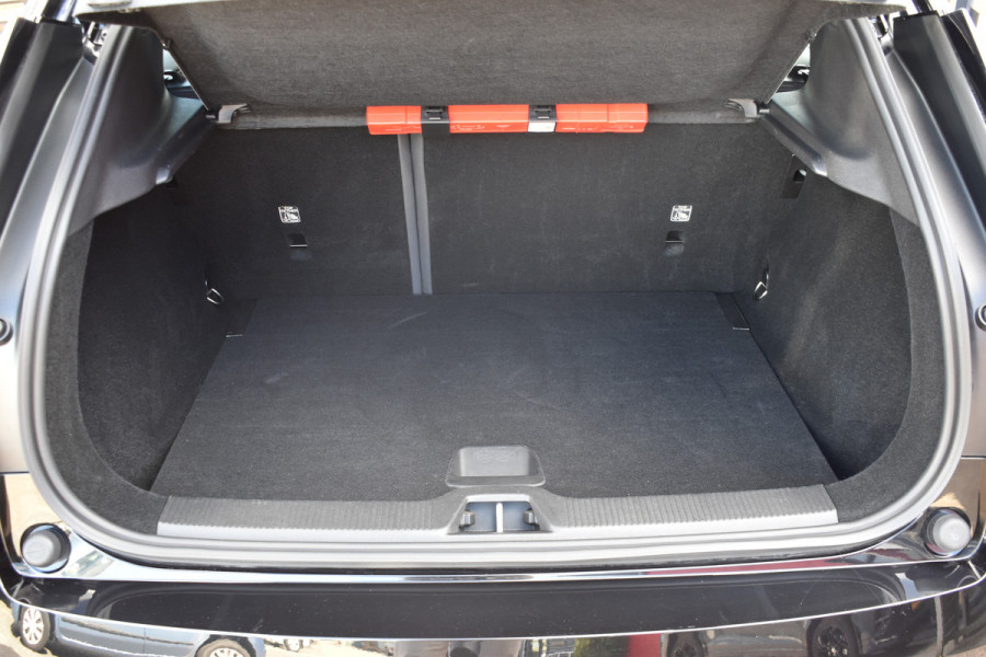 Volvo EX30 Extended Range 272PK Plus 69 kWh | Trekhaak | BLIS | Camera Achter | H&K | PDC V+A | Stoel/Stuur verwarm. |