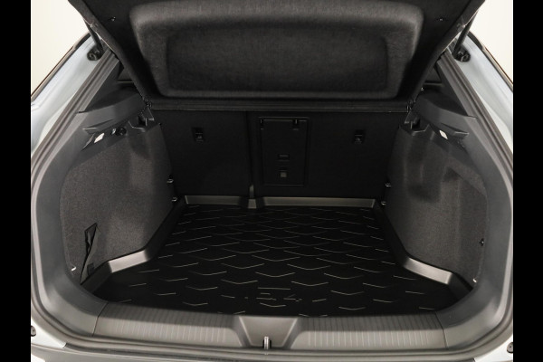 Volkswagen ID.4 Pro Limited Edition 77 kWh accu 286 PK | 19" LM | Black Edition | Stoel & Stuurverwarming |