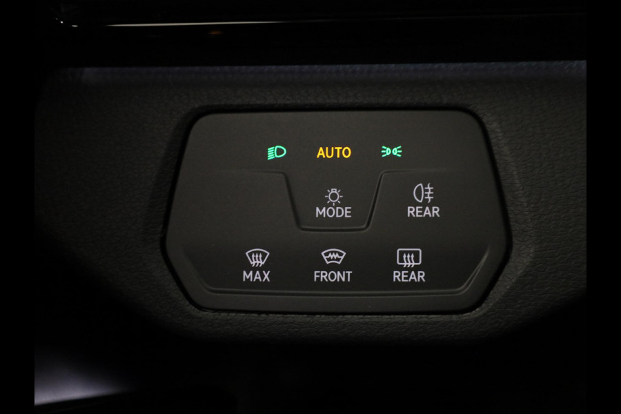 Volkswagen ID.4 Pro Limited Edition 77 kWh accu 286 PK | 19" LM | Black Edition | Stoel & Stuurverwarming |