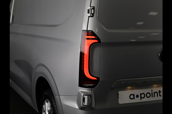 Volkswagen E-Transporter 34 L2H1 Bulli 64 kWh | Trekhaak wegklapbaar | Vloerplaat + wandpanelen | Camera |