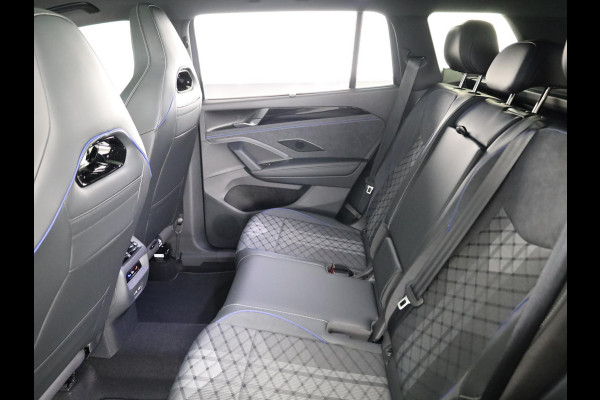 Volkswagen Tayron R-Line Edition 1.5 eHybrid 204 PK | Black Style | Trekhaak | Panoramadak |