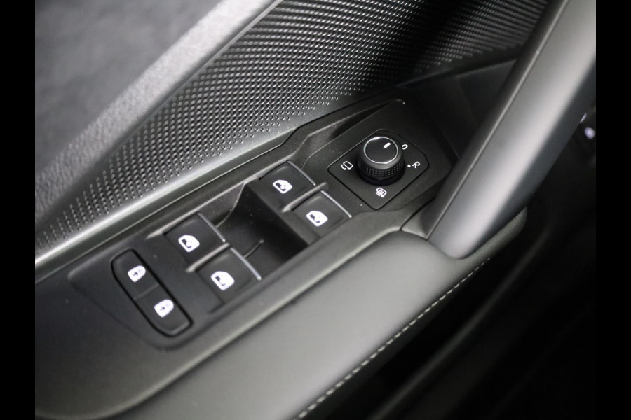 Volkswagen Tayron R-Line Edition 1.5 eHybrid 204 PK | Black Style | Trekhaak | Panoramadak |