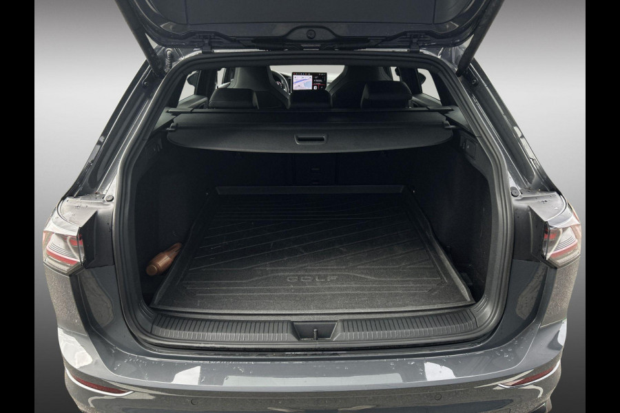 Volkswagen Golf Variant 1.5 eTSI R-Line Edition | Private lease vanaf €607 | 115PK DSG | IQ Led | 360 graden camera | Virtual cockpit | Stoelverwarming |