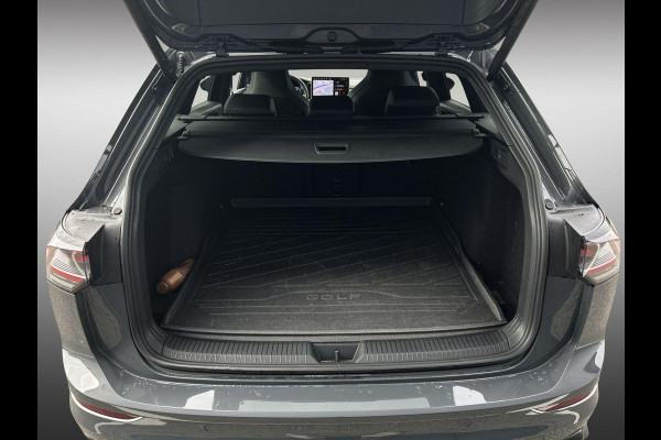 Volkswagen Golf Variant 1.5 eTSI R-Line Edition | Private lease vanaf €607 | 115PK DSG | IQ Led | 360 graden camera | Virtual cockpit | Stoelverwarming |