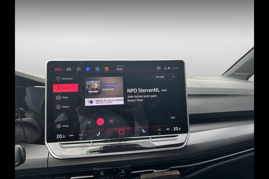 Volkswagen Golf Variant 1.5 eTSI R-Line Edition | Private lease vanaf €607 | 115PK DSG | IQ Led | 360 graden camera | Virtual cockpit | Stoelverwarming |