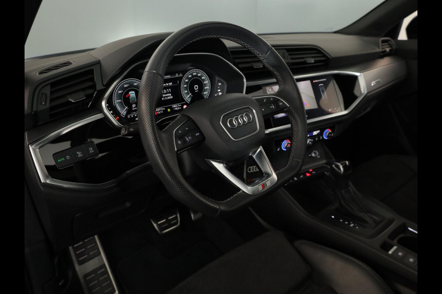 Audi Q3 Sportback 45 TFSI e S Edition 245 pk S-tronic | Navigatie | Panoramadak | Parkeersensoren | Achteruitrijcamera | Adaptieve cruise control | Lichtmetalen velgen 20" | S-line interieur
