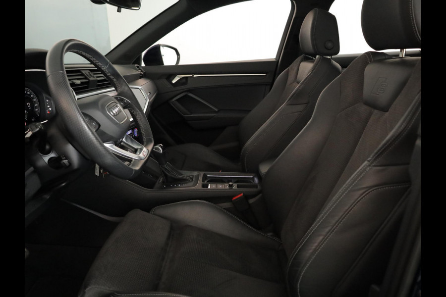 Audi Q3 Sportback 45 TFSI e S Edition 245 pk S-tronic | Navigatie | Panoramadak | Parkeersensoren | Achteruitrijcamera | Adaptieve cruise control | Lichtmetalen velgen 20" | S-line interieur