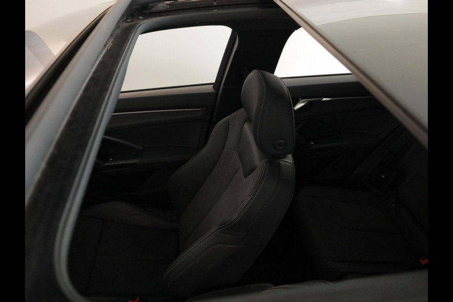 Audi Q3 Sportback 45 TFSI e S Edition 245 pk S-tronic | Navigatie | Panoramadak | Parkeersensoren | Achteruitrijcamera | Adaptieve cruise control | Lichtmetalen velgen 20" | S-line interieur