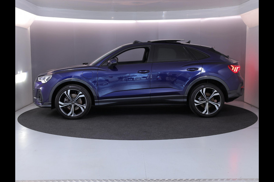 Audi Q3 Sportback 45 TFSI e S Edition 245 pk S-tronic | Navigatie | Panoramadak | Parkeersensoren | Achteruitrijcamera | Adaptieve cruise control | Lichtmetalen velgen 20" | S-line interieur