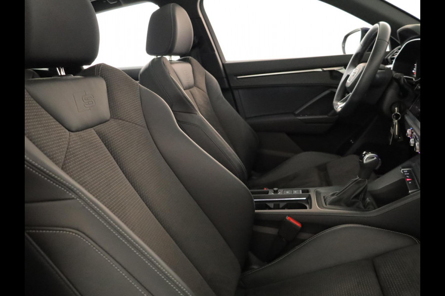 Audi Q3 Sportback 45 TFSI e S Edition 245 pk S-tronic | Navigatie | Panoramadak | Parkeersensoren | Achteruitrijcamera | Adaptieve cruise control | Lichtmetalen velgen 20" | S-line interieur
