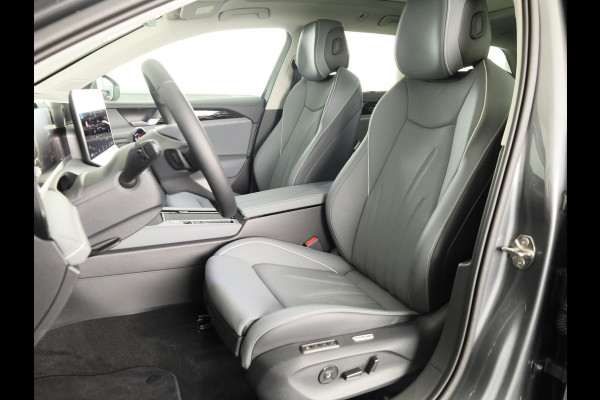 Volkswagen Passat Variant Elegance Business 1.5 eHybrid 150 kW / 204 pk | Private lease vanaf €895 | Panoramaschuif/kanteldak, Lederen interieur, Stoelventilatie en massage