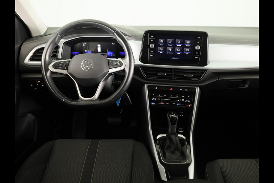 Volkswagen T-Roc 1.5 TSI Life 150 pk Automaat (DSG) | Navigatie via App | Parkeersensoren (Park assist) | Achteruitrijcamera | Autom. airco | Stoelverwarming |