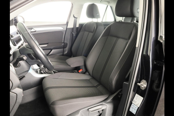 Volkswagen T-Roc 1.5 TSI Life 150 pk Automaat (DSG) | Navigatie via App | Parkeersensoren (Park assist) | Achteruitrijcamera | Autom. airco | Stoelverwarming |