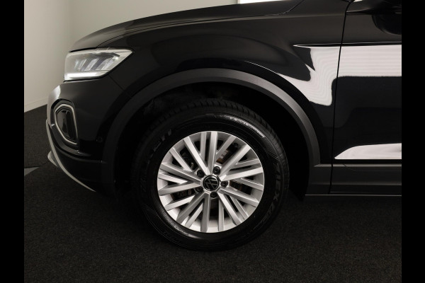 Volkswagen T-Roc 1.5 TSI Life 150 pk Automaat (DSG) | Navigatie via App | Parkeersensoren (Park assist) | Achteruitrijcamera | Autom. airco | Stoelverwarming |