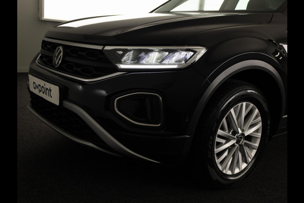 Volkswagen T-Roc 1.5 TSI Life 150 pk Automaat (DSG) | Navigatie via App | Parkeersensoren (Park assist) | Achteruitrijcamera | Autom. airco | Stoelverwarming |