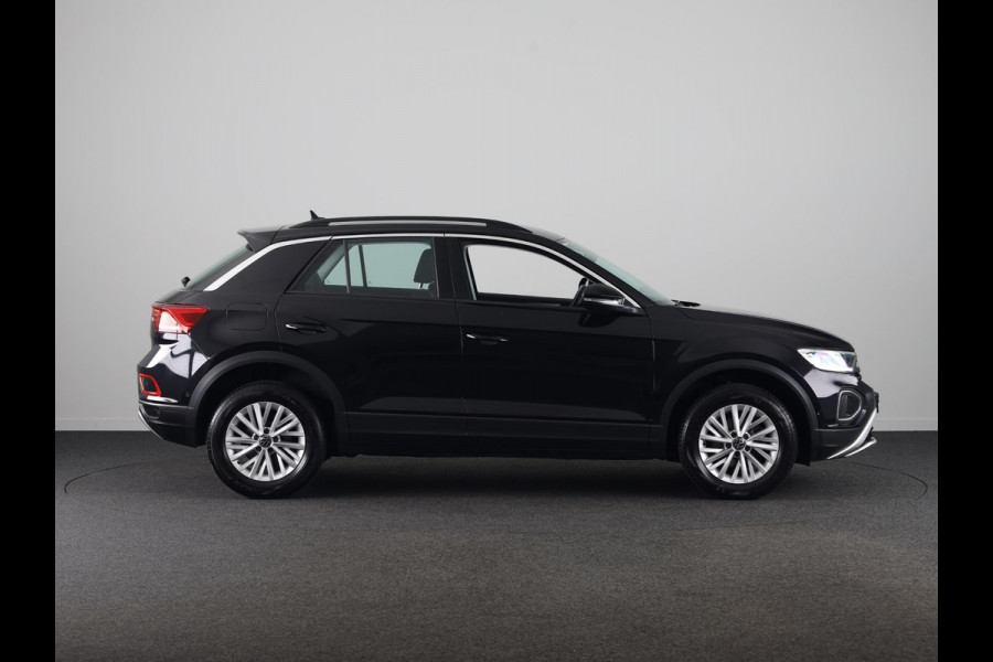 Volkswagen T-Roc 1.5 TSI Life 150 pk Automaat (DSG) | Navigatie via App | Parkeersensoren (Park assist) | Achteruitrijcamera | Autom. airco | Stoelverwarming |
