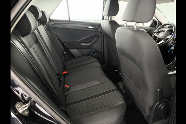 Volkswagen T-Roc 1.5 TSI Life 150 pk Automaat (DSG) | Navigatie via App | Parkeersensoren (Park assist) | Achteruitrijcamera | Autom. airco | Stoelverwarming |